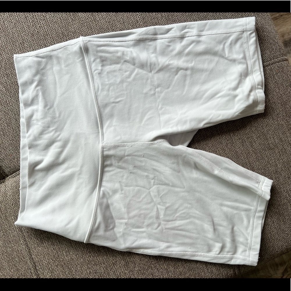 Lululemon white align high rise size 6. 8”